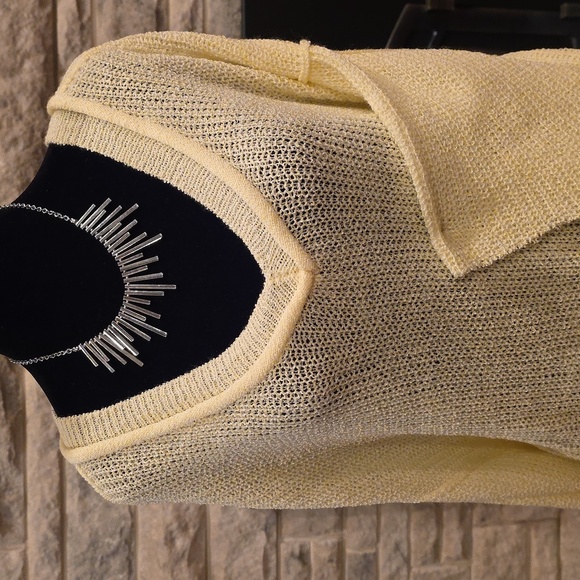 POL Yellow Knit V-Neck Quarter Sleeve Sweater. Size Small - Picture 2 of 4
